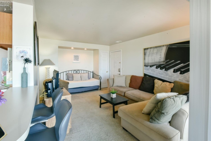 264 Clinton Reef, Port Clinton, 43452, 1 Bedroom Bedrooms, ,1 BathroomBathrooms,Residential,For Sale,Clinton Reef,20262037