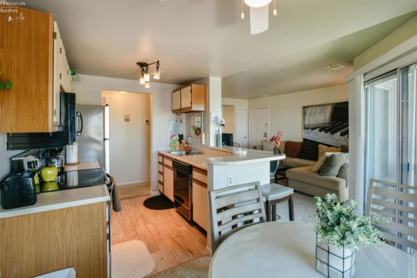 264 Clinton Reef, Port Clinton, 43452, 1 Bedroom Bedrooms, ,1 BathroomBathrooms,Residential,For Sale,Clinton Reef,20262037