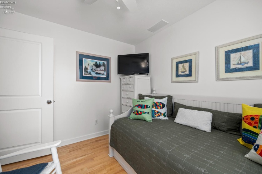 9886 Bayshore Road, Marblehead, 43440, 3 Bedrooms Bedrooms, ,1 BathroomBathrooms,Residential,For Sale,Bayshore,20262049