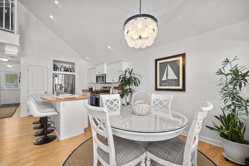 9886 Bayshore Road, Marblehead, 43440, 3 Bedrooms Bedrooms, ,1 BathroomBathrooms,Residential,For Sale,Bayshore,20262049