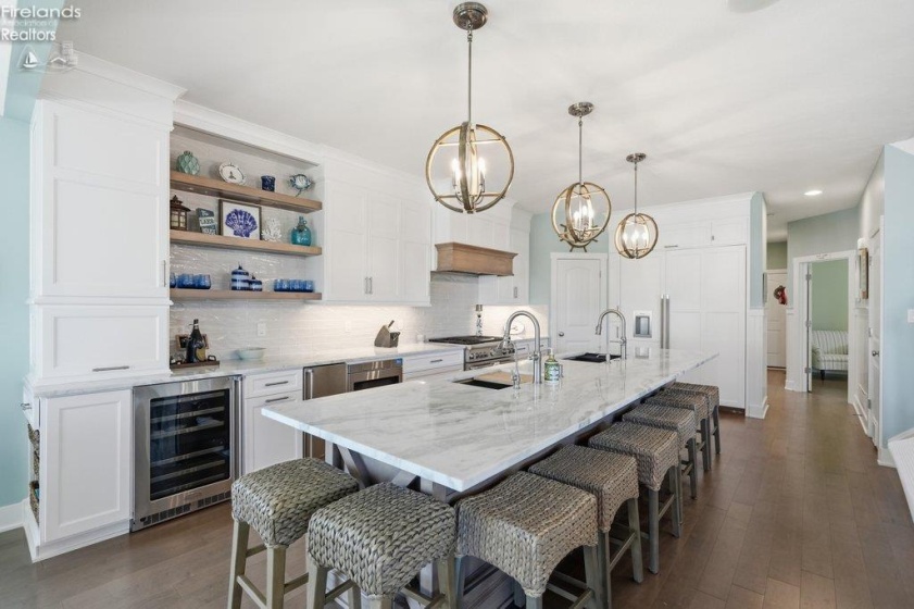 156 Cove Court Drive, Marblehead, 43440, 6 Bedrooms Bedrooms, ,4 BathroomsBathrooms,Residential,For Sale,Cove Court,20262095