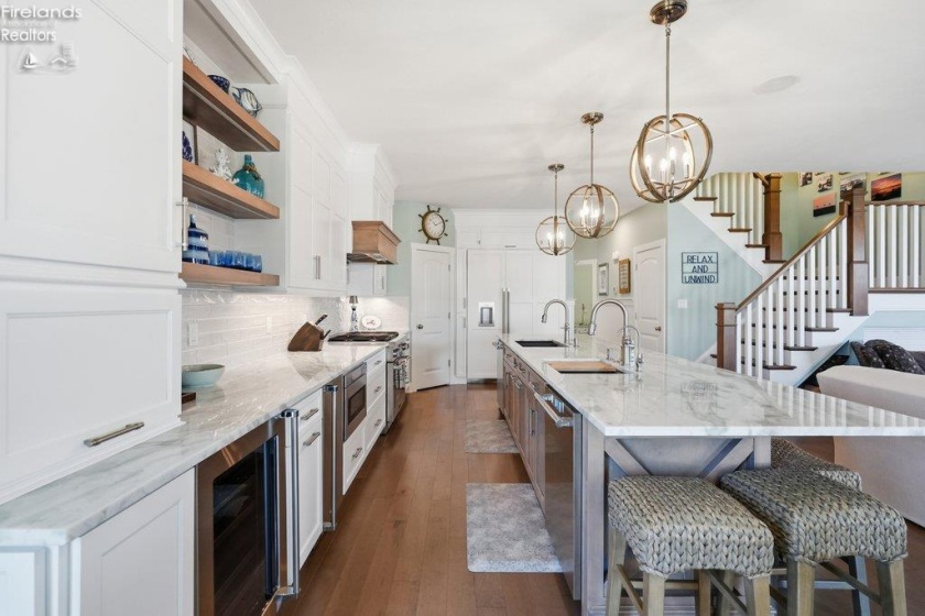 156 Cove Court Drive, Marblehead, 43440, 6 Bedrooms Bedrooms, ,4 BathroomsBathrooms,Residential,For Sale,Cove Court,20262095