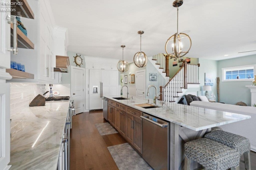 156 Cove Court Drive, Marblehead, 43440, 6 Bedrooms Bedrooms, ,4 BathroomsBathrooms,Residential,For Sale,Cove Court,20262095
