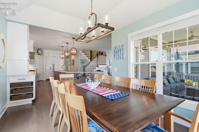 156 Cove Court Drive, Marblehead, 43440, 6 Bedrooms Bedrooms, ,4 BathroomsBathrooms,Residential,For Sale,Cove Court,20262095