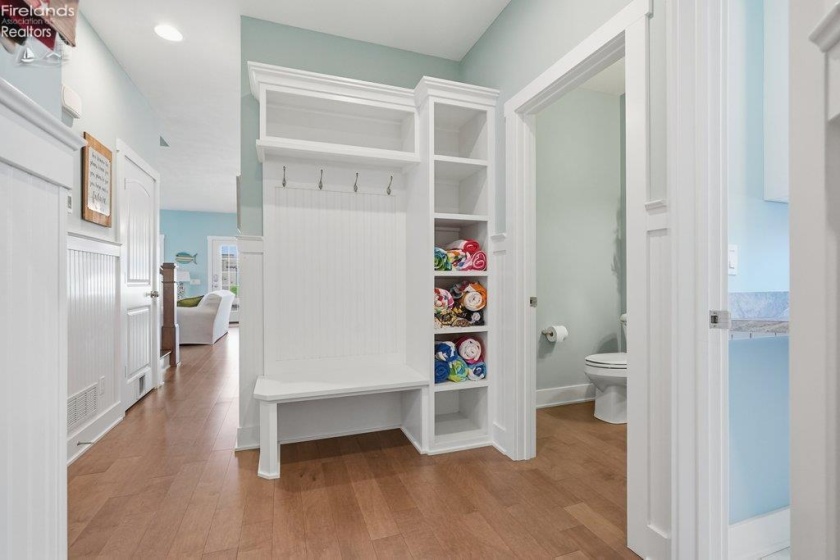 156 Cove Court Drive, Marblehead, 43440, 6 Bedrooms Bedrooms, ,4 BathroomsBathrooms,Residential,For Sale,Cove Court,20262095