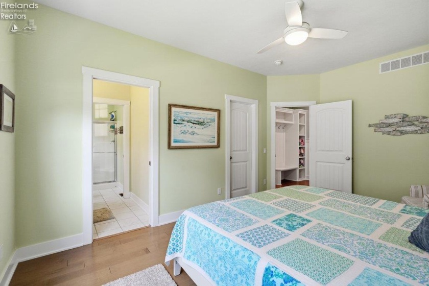 156 Cove Court Drive, Marblehead, 43440, 6 Bedrooms Bedrooms, ,4 BathroomsBathrooms,Residential,For Sale,Cove Court,20262095