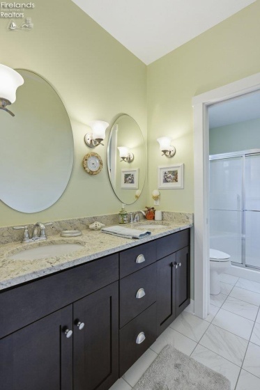 156 Cove Court Drive, Marblehead, 43440, 6 Bedrooms Bedrooms, ,4 BathroomsBathrooms,Residential,For Sale,Cove Court,20262095