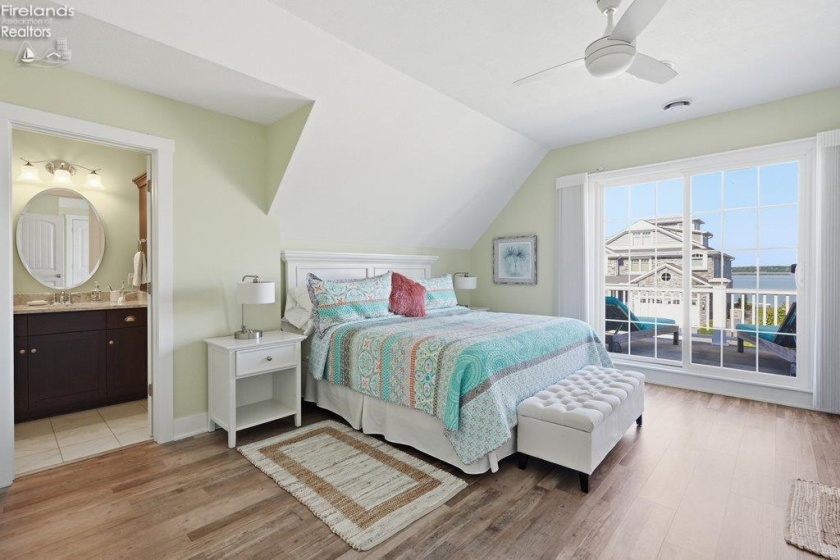 156 Cove Court Drive, Marblehead, 43440, 6 Bedrooms Bedrooms, ,4 BathroomsBathrooms,Residential,For Sale,Cove Court,20262095