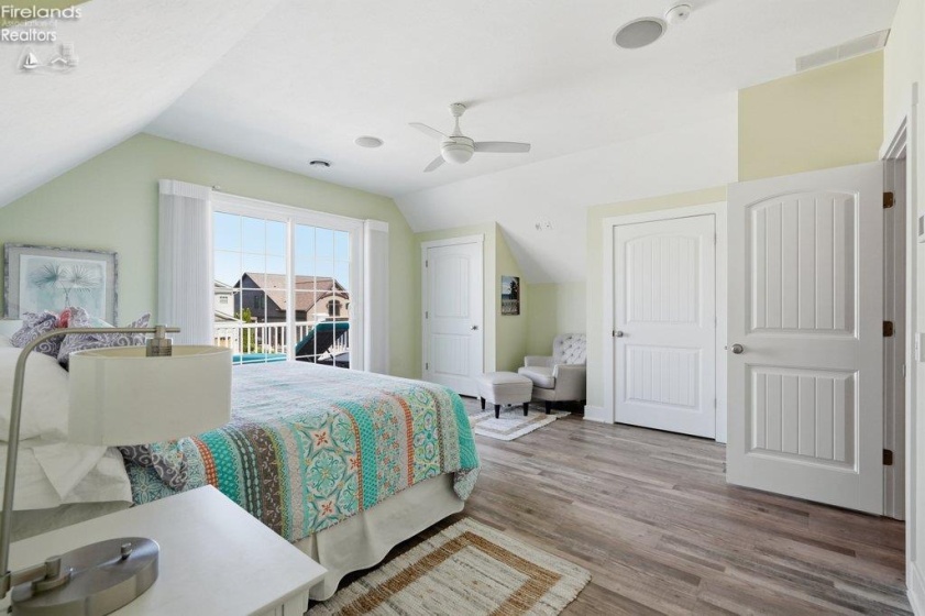 156 Cove Court Drive, Marblehead, 43440, 6 Bedrooms Bedrooms, ,4 BathroomsBathrooms,Residential,For Sale,Cove Court,20262095