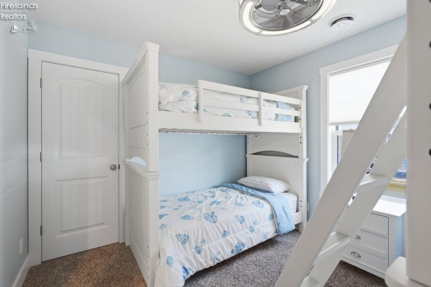 156 Cove Court Drive, Marblehead, 43440, 6 Bedrooms Bedrooms, ,4 BathroomsBathrooms,Residential,For Sale,Cove Court,20262095