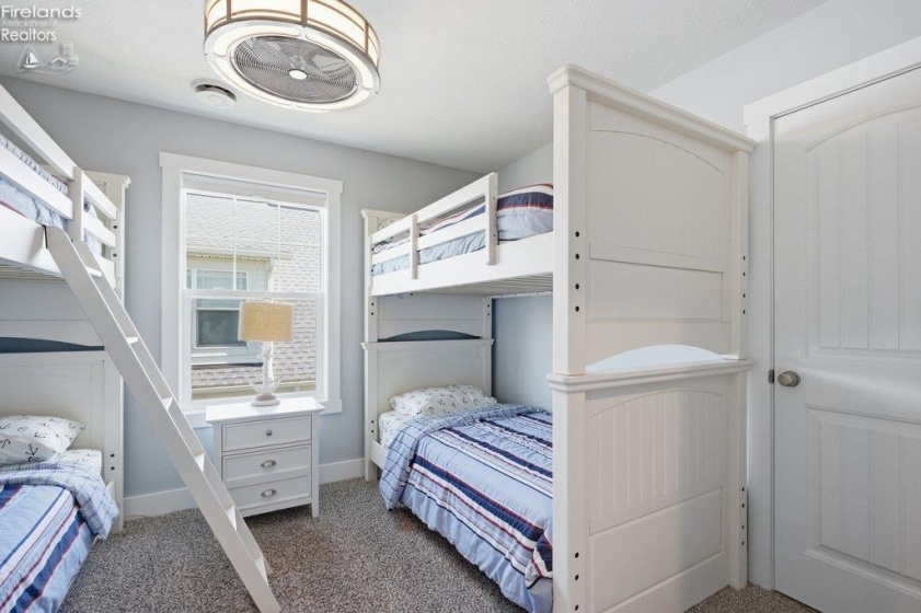 156 Cove Court Drive, Marblehead, 43440, 6 Bedrooms Bedrooms, ,4 BathroomsBathrooms,Residential,For Sale,Cove Court,20262095