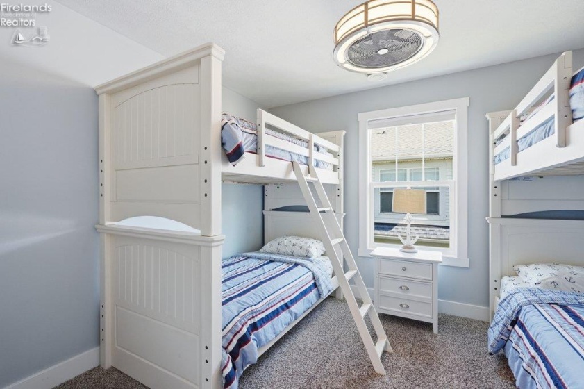 156 Cove Court Drive, Marblehead, 43440, 6 Bedrooms Bedrooms, ,4 BathroomsBathrooms,Residential,For Sale,Cove Court,20262095