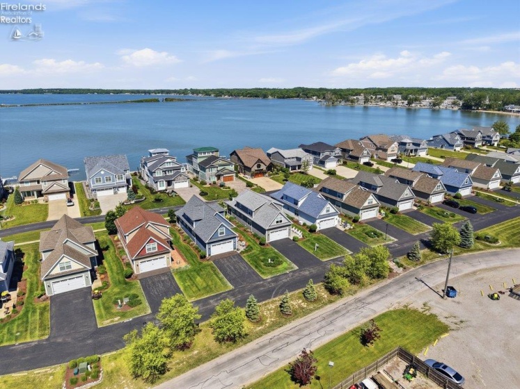 156 Cove Court Drive, Marblehead, 43440, 6 Bedrooms Bedrooms, ,4 BathroomsBathrooms,Residential,For Sale,Cove Court,20262095