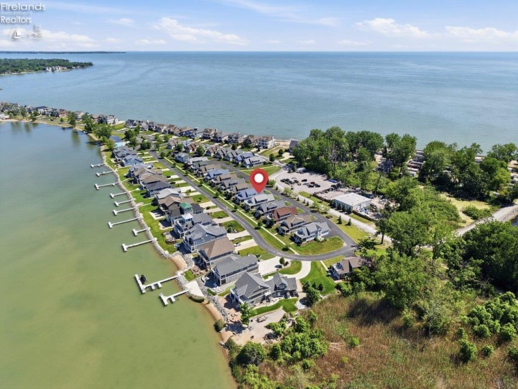 156 Cove Court Drive, Marblehead, 43440, 6 Bedrooms Bedrooms, ,4 BathroomsBathrooms,Residential,For Sale,Cove Court,20262095
