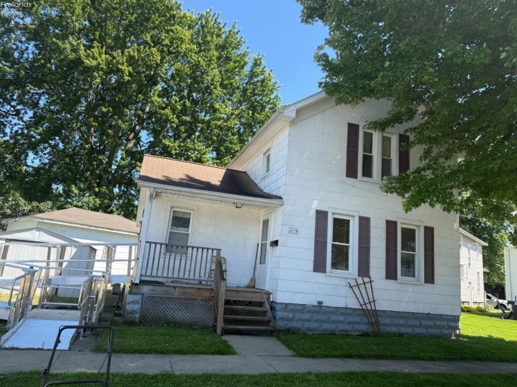 315 Jackson Street, Fremont, 43420, 3 Bedrooms Bedrooms, ,1 BathroomBathrooms,Residential,For Sale,Jackson,20262097
