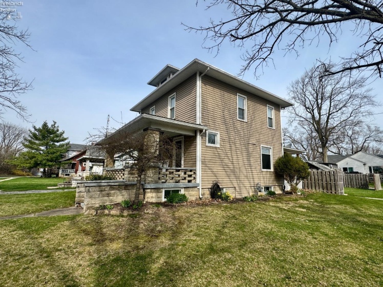 302 2nd Street, Port Clinton, 43452, 4 Bedrooms Bedrooms, ,2 BathroomsBathrooms,Residential,For Sale,2nd,20262102