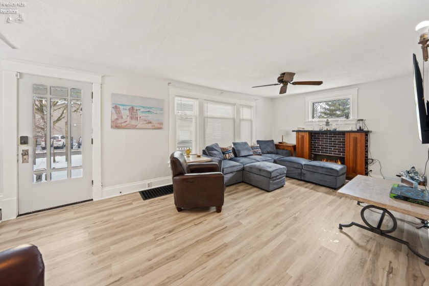 302 2nd Street, Port Clinton, 43452, 4 Bedrooms Bedrooms, ,2 BathroomsBathrooms,Residential,For Sale,2nd,20262102