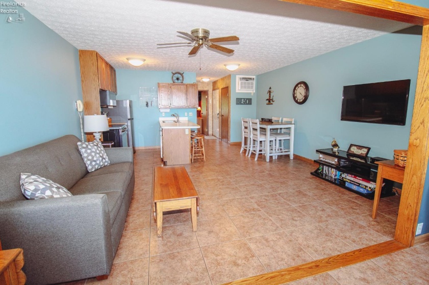 230 Lakeshore Drive, Port Clinton, 43452, 1 Bedroom Bedrooms, ,1 BathroomBathrooms,Residential,For Sale,Lakeshore,20262002