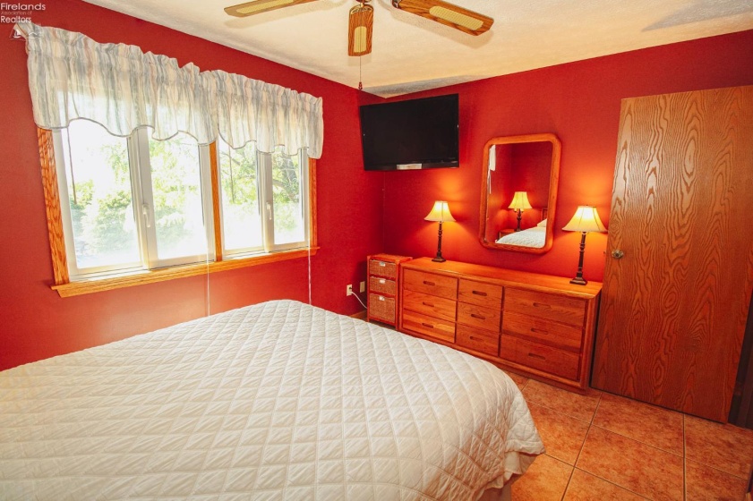 230 Lakeshore Drive, Port Clinton, 43452, 1 Bedroom Bedrooms, ,1 BathroomBathrooms,Residential,For Sale,Lakeshore,20262002