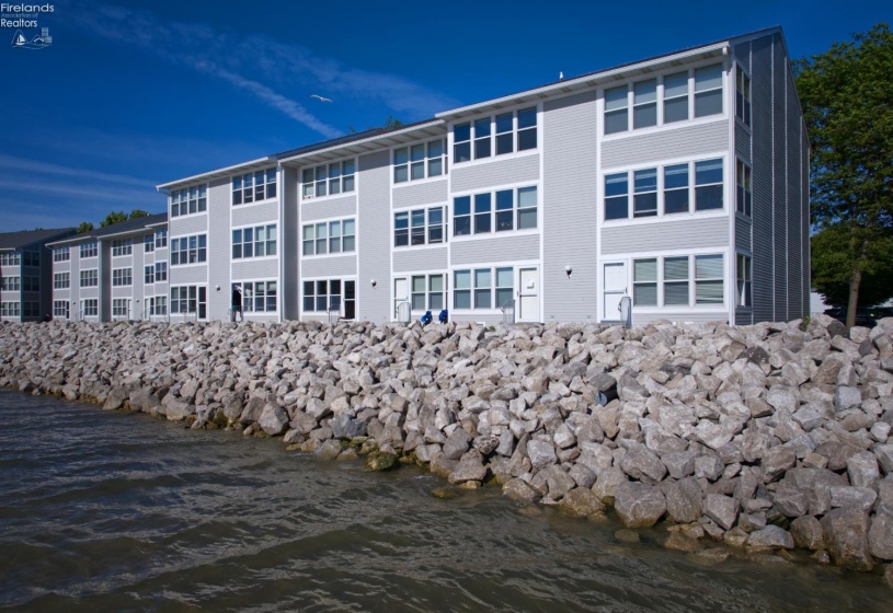 230 Lakeshore Drive, Port Clinton, 43452, 1 Bedroom Bedrooms, ,1 BathroomBathrooms,Residential,For Sale,Lakeshore,20262002