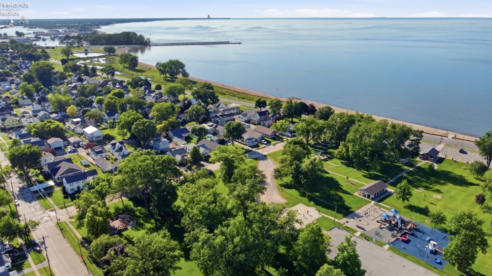 116 Ash Street, Port Clinton, 43452, 3 Bedrooms Bedrooms, ,2 BathroomsBathrooms,Residential,For Sale,Ash,20262074