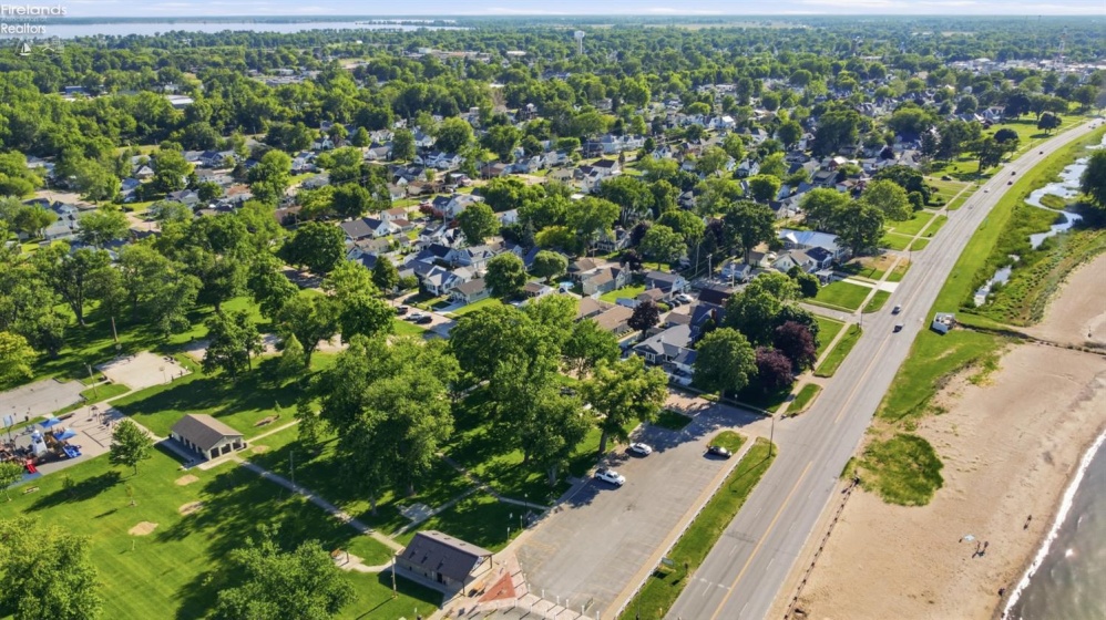 116 Ash Street, Port Clinton, 43452, 3 Bedrooms Bedrooms, ,2 BathroomsBathrooms,Residential,For Sale,Ash,20262074