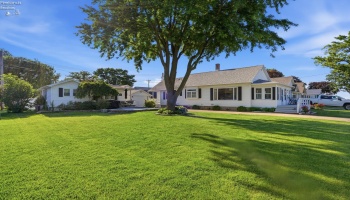 116 Ash Street, Port Clinton, 43452, 3 Bedrooms Bedrooms, ,2 BathroomsBathrooms,Residential,For Sale,Ash,20262074 116 Ash Street, Port Clinton, 43452, 3 Bedrooms Bedrooms, ,2 BathroomsBathrooms,Residential,For Sale,Ash,20262074