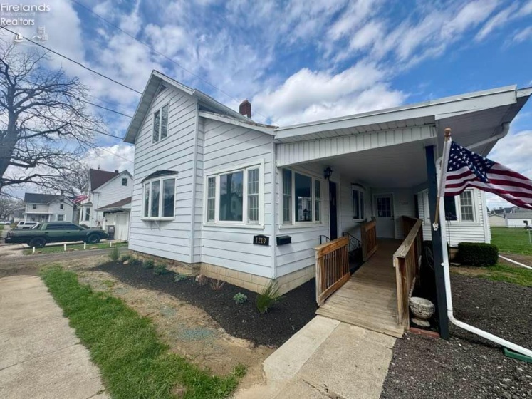 1210 Hazel Street, Fremont, 43420, 3 Bedrooms Bedrooms, ,2 BathroomsBathrooms,Residential,For Sale,Hazel,20262110