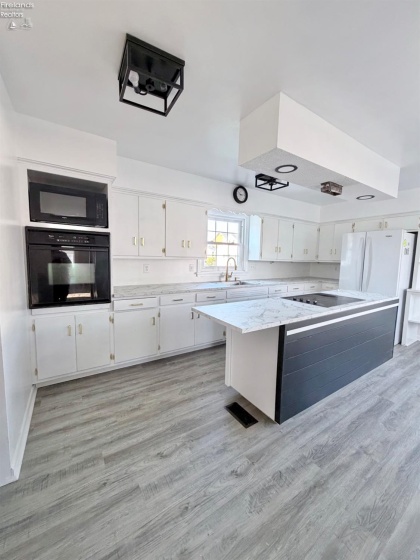 1210 Hazel Street, Fremont, 43420, 3 Bedrooms Bedrooms, ,2 BathroomsBathrooms,Residential,For Sale,Hazel,20262110