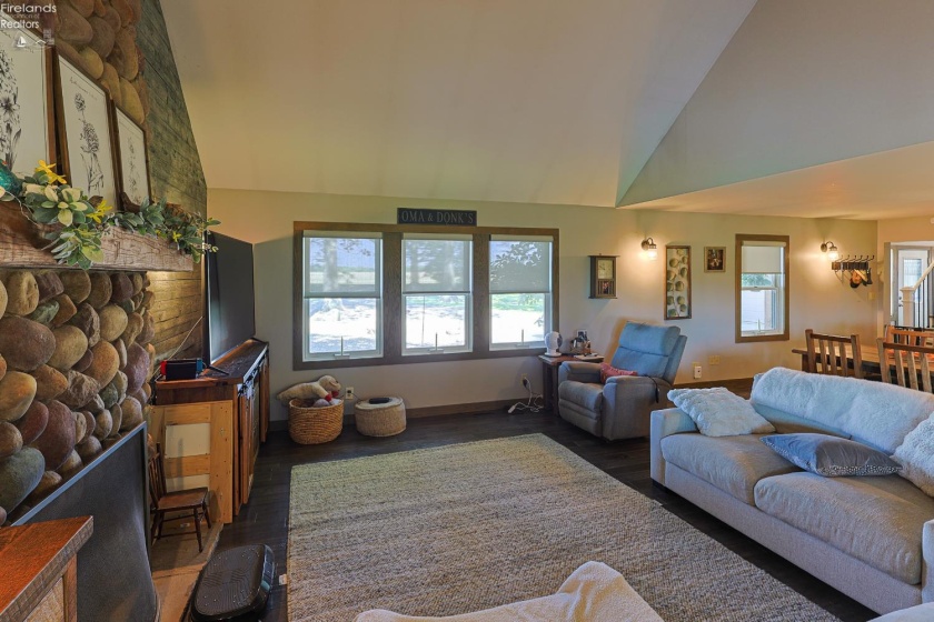 196 Greenwich East Townline Road, New London, 44851, 5 Bedrooms Bedrooms, ,3 BathroomsBathrooms,Residential,For Sale,Greenwich East Townline,20261734