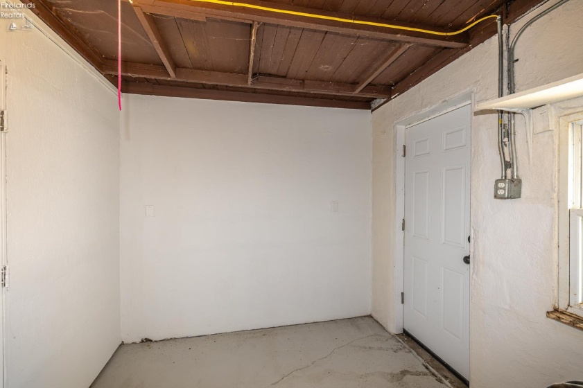 1926 Nichols Avenue, Lorain, 44053, 2 Bedrooms Bedrooms, ,1 BathroomBathrooms,Residential,For Sale,Nichols,20262092