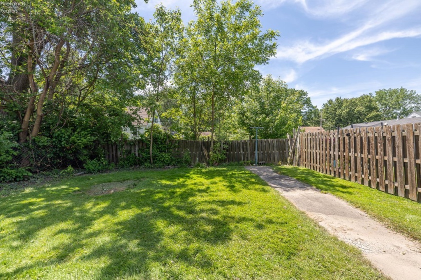 1926 Nichols Avenue, Lorain, 44053, 2 Bedrooms Bedrooms, ,1 BathroomBathrooms,Residential,For Sale,Nichols,20262092