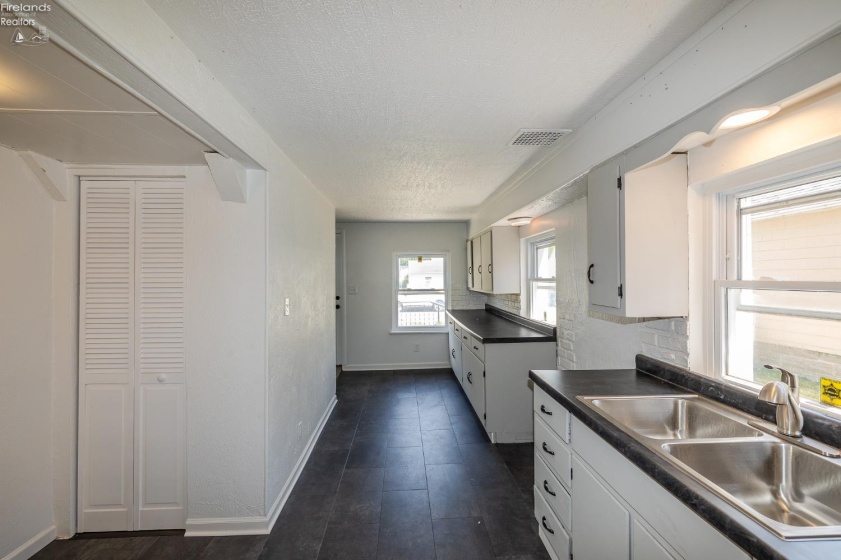1926 Nichols Avenue, Lorain, 44053, 2 Bedrooms Bedrooms, ,1 BathroomBathrooms,Residential,For Sale,Nichols,20262092