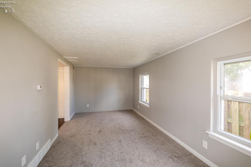 1926 Nichols Avenue, Lorain, 44053, 2 Bedrooms Bedrooms, ,1 BathroomBathrooms,Residential,For Sale,Nichols,20262092