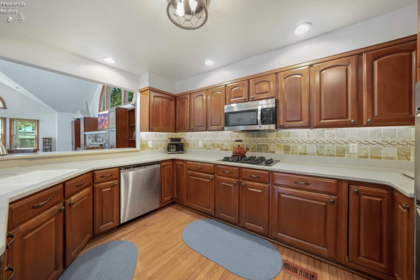 836 Cedar Road, Port Clinton, 43452, 3 Bedrooms Bedrooms, ,2 BathroomsBathrooms,Residential,For Sale,Cedar,20262116