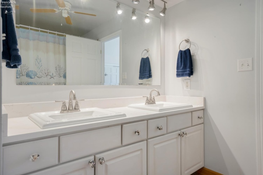 836 Cedar Road, Port Clinton, 43452, 3 Bedrooms Bedrooms, ,2 BathroomsBathrooms,Residential,For Sale,Cedar,20262116