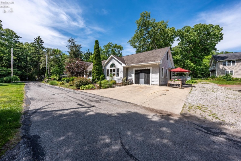836 Cedar Road, Port Clinton, 43452, 3 Bedrooms Bedrooms, ,2 BathroomsBathrooms,Residential,For Sale,Cedar,20262116
