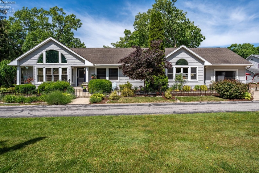 836 Cedar Road, Port Clinton, 43452, 3 Bedrooms Bedrooms, ,2 BathroomsBathrooms,Residential,For Sale,Cedar,20262116
