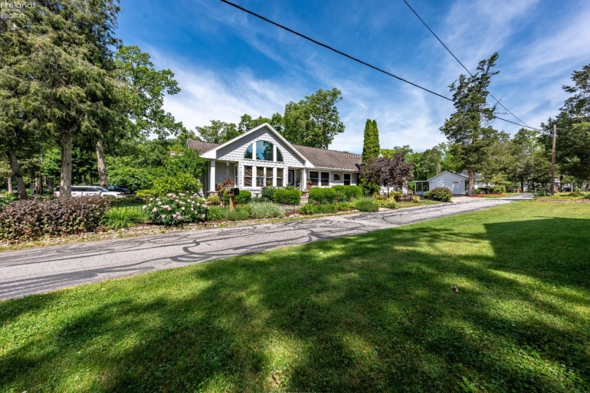 836 Cedar Road, Port Clinton, 43452, 3 Bedrooms Bedrooms, ,2 BathroomsBathrooms,Residential,For Sale,Cedar,20262116