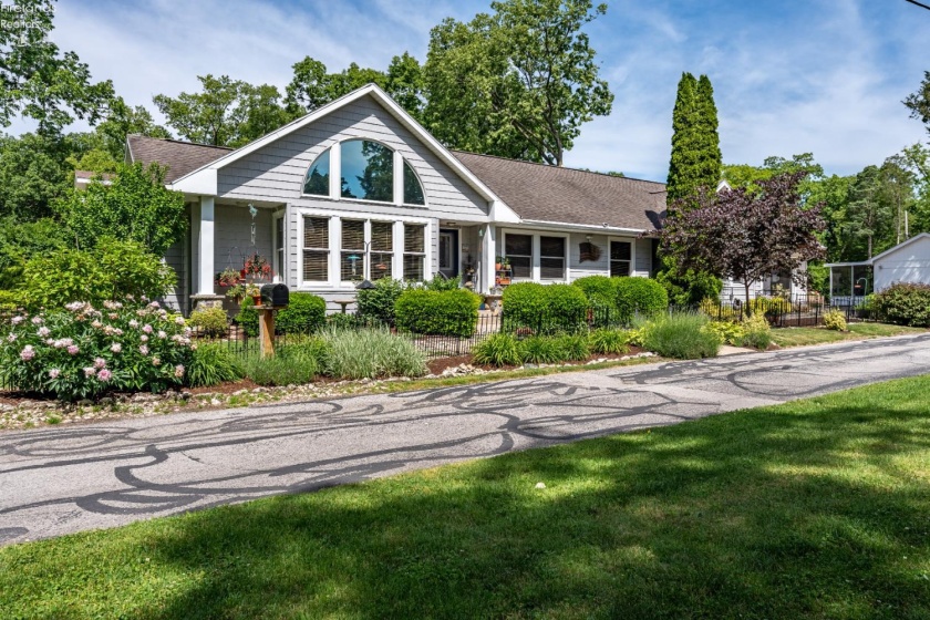 836 Cedar Road, Port Clinton, 43452, 3 Bedrooms Bedrooms, ,2 BathroomsBathrooms,Residential,For Sale,Cedar,20262116