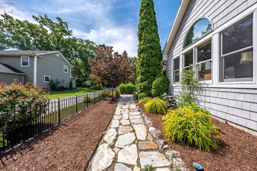 836 Cedar Road, Port Clinton, 43452, 3 Bedrooms Bedrooms, ,2 BathroomsBathrooms,Residential,For Sale,Cedar,20262116