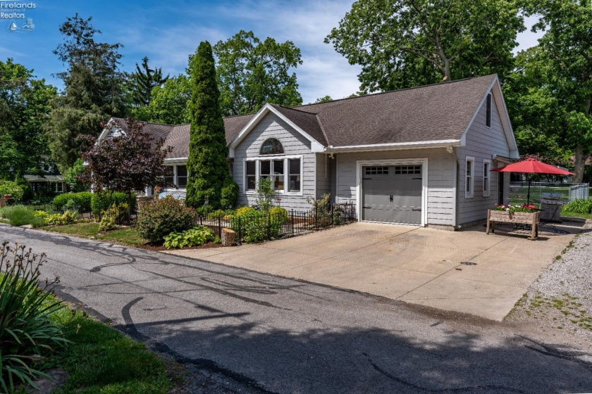 836 Cedar Road, Port Clinton, 43452, 3 Bedrooms Bedrooms, ,2 BathroomsBathrooms,Residential,For Sale,Cedar,20262116