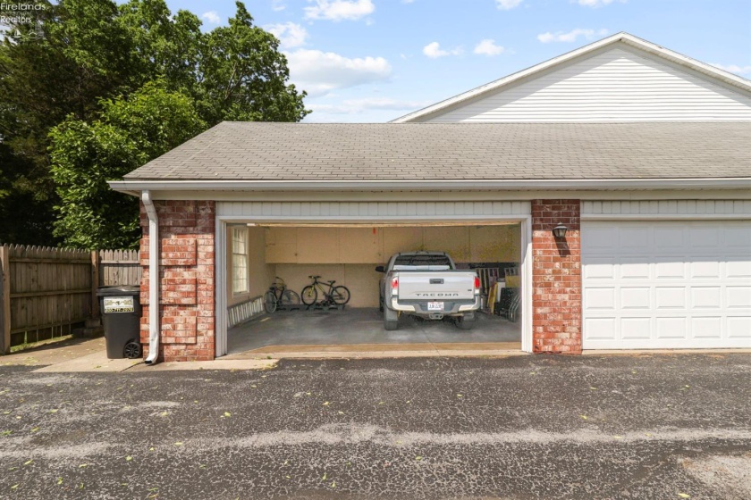 4704 Venice Heights Boulevard, Sandusky, 44870, 3 Bedrooms Bedrooms, ,2 BathroomsBathrooms,Residential,For Sale,Venice Heights,20262115