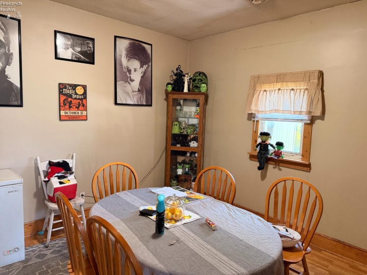 807 State Street, Fremont, 43420, 2 Bedrooms Bedrooms, ,2 BathroomsBathrooms,Residential,For Sale,State Street,20262122