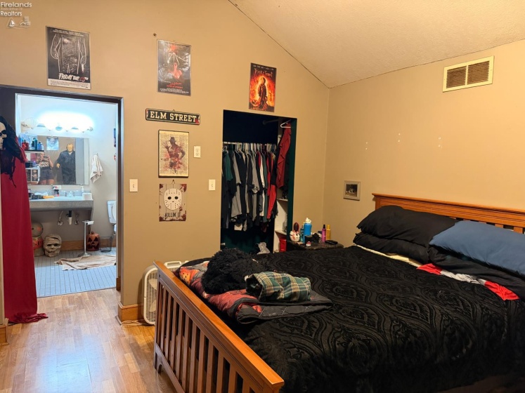 807 State Street, Fremont, 43420, 2 Bedrooms Bedrooms, ,2 BathroomsBathrooms,Residential,For Sale,State Street,20262122