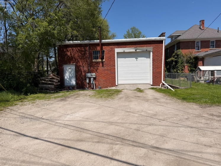 807 State Street, Fremont, 43420, 2 Bedrooms Bedrooms, ,2 BathroomsBathrooms,Residential,For Sale,State Street,20262122