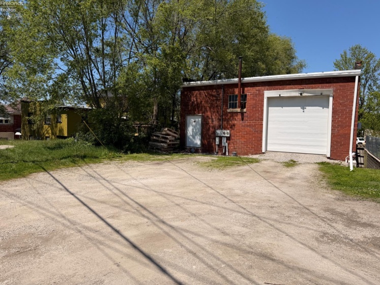 807 State Street, Fremont, 43420, 2 Bedrooms Bedrooms, ,2 BathroomsBathrooms,Residential,For Sale,State Street,20262122