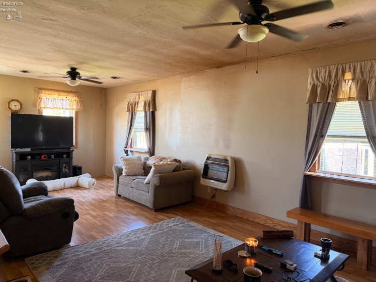 807 State Street, Fremont, 43420, 2 Bedrooms Bedrooms, ,2 BathroomsBathrooms,Residential,For Sale,State Street,20262122