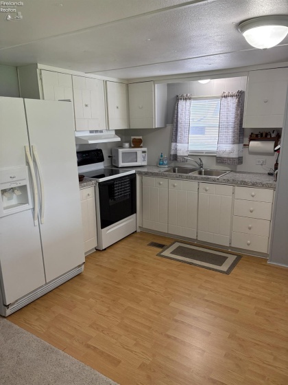 2825 Risingsun Road, Port Clinton, 43452, 1 Bedroom Bedrooms, ,1 BathroomBathrooms,Residential,For Sale,Risingsun,20262123