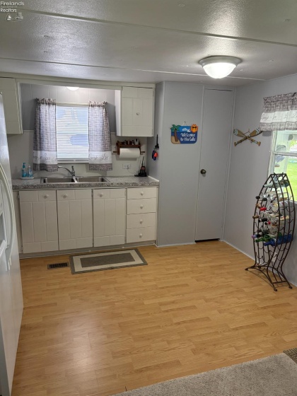 2825 Risingsun Road, Port Clinton, 43452, 1 Bedroom Bedrooms, ,1 BathroomBathrooms,Residential,For Sale,Risingsun,20262123